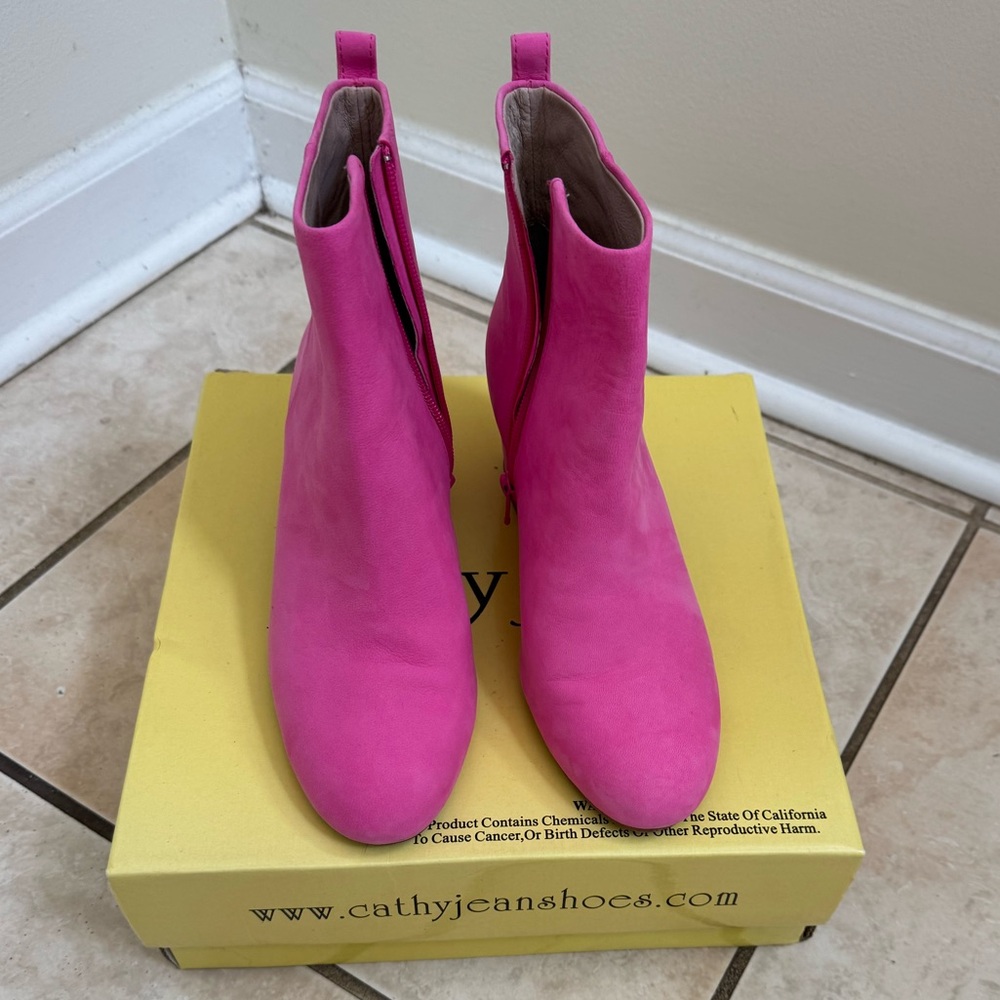Cathy Jean Fuchsia Ankle Booties